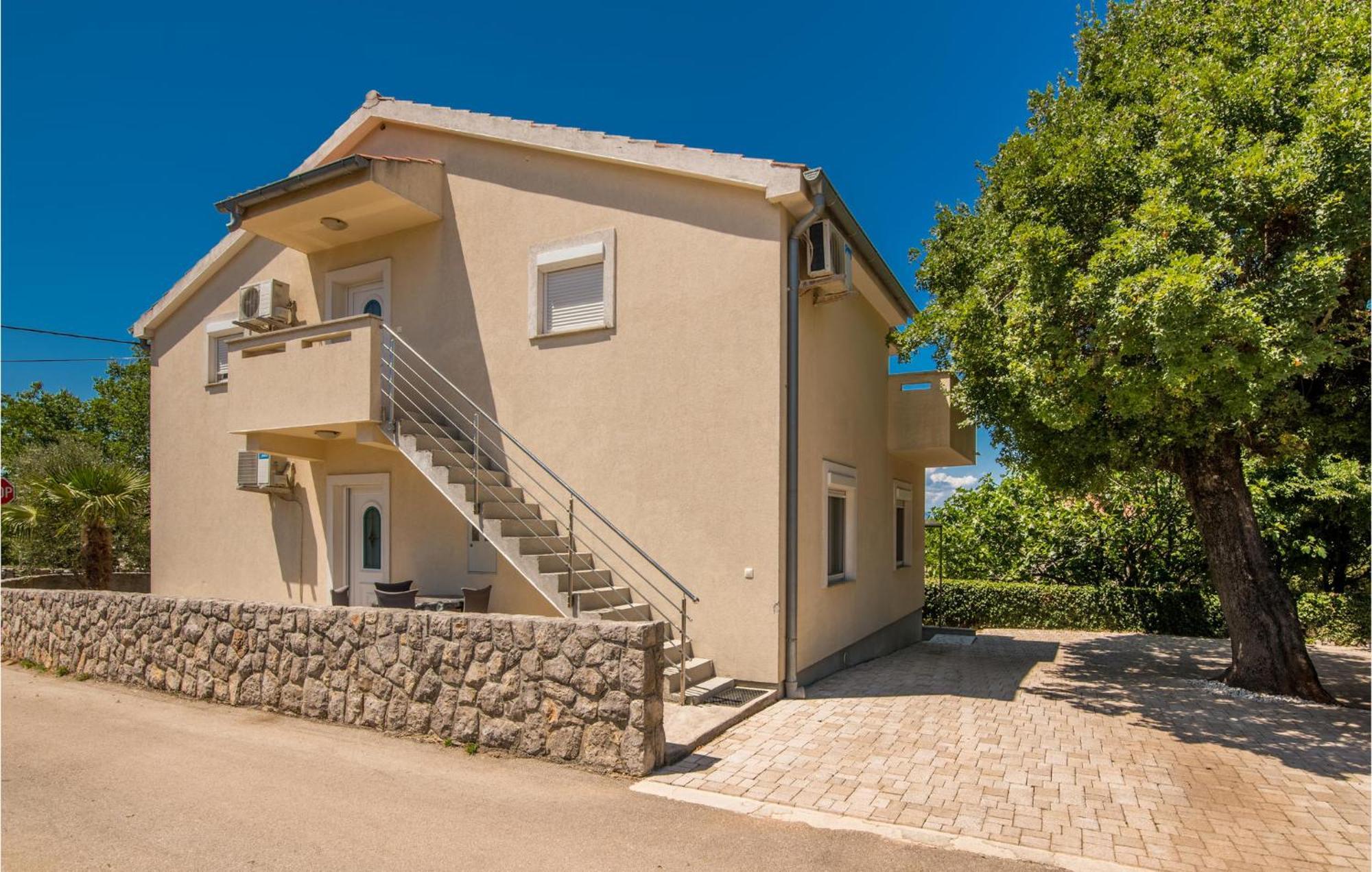 Cozy Apartment In Malinska Dubasnica With Wifi Esterno foto
