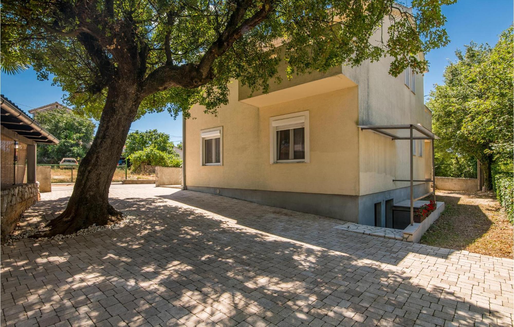 Cozy Apartment In Malinska Dubasnica With Wifi Esterno foto